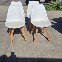 Dining Chair with Seat Cushion in White (Set of 2)