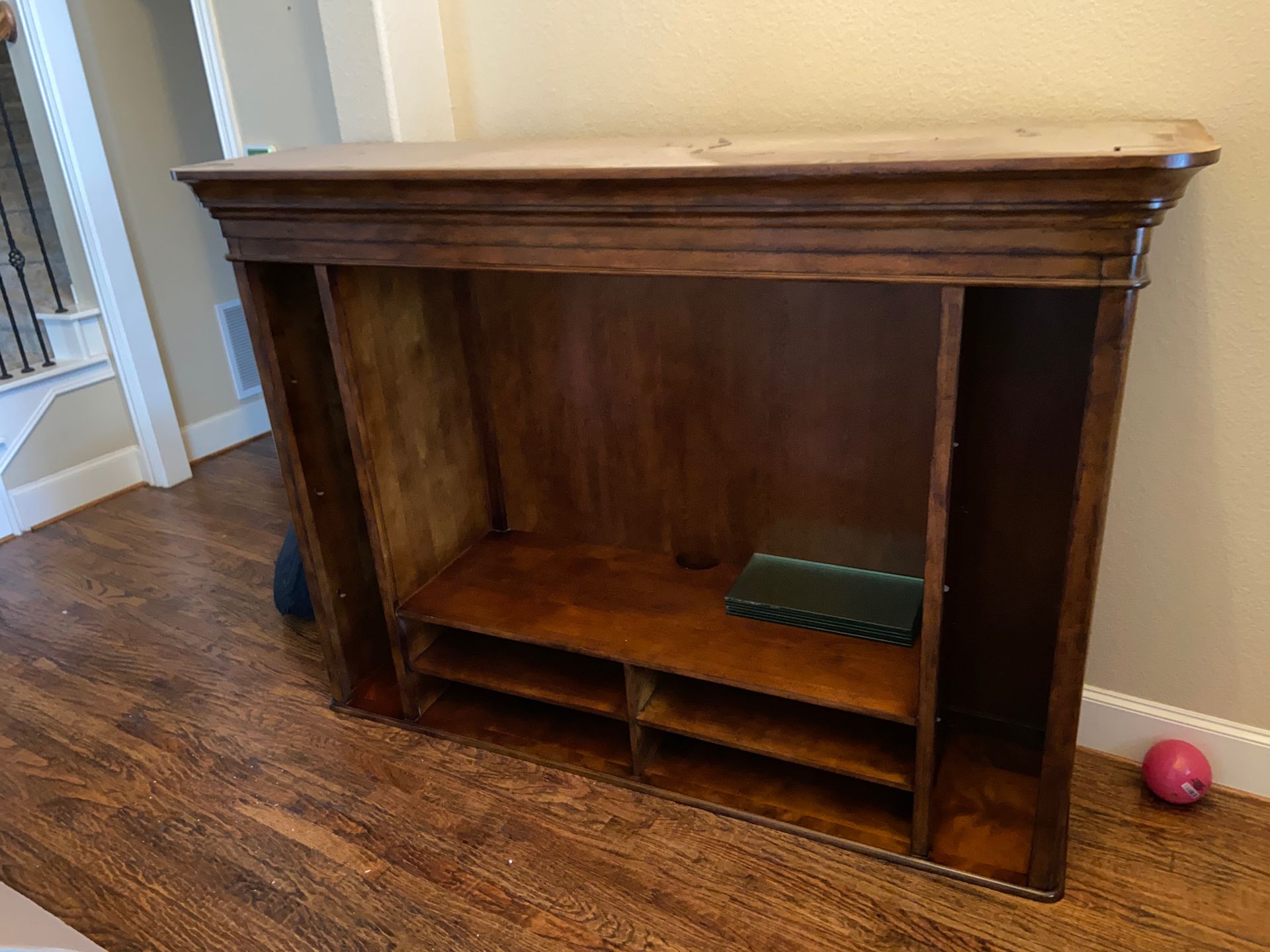 Hutch/Table top cabinet - Free