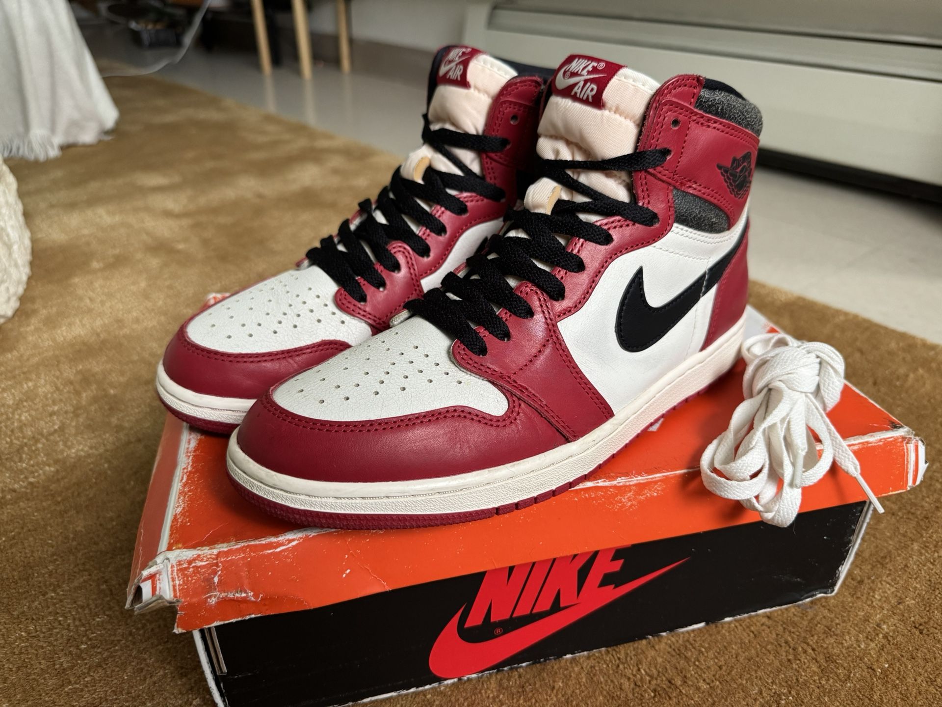 Jordan 1 Retro OG Chicago Lost & Found 2022 Bred