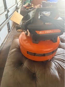RIDGID 6-Gallon, 150 PSI, oil-free portable air compressor