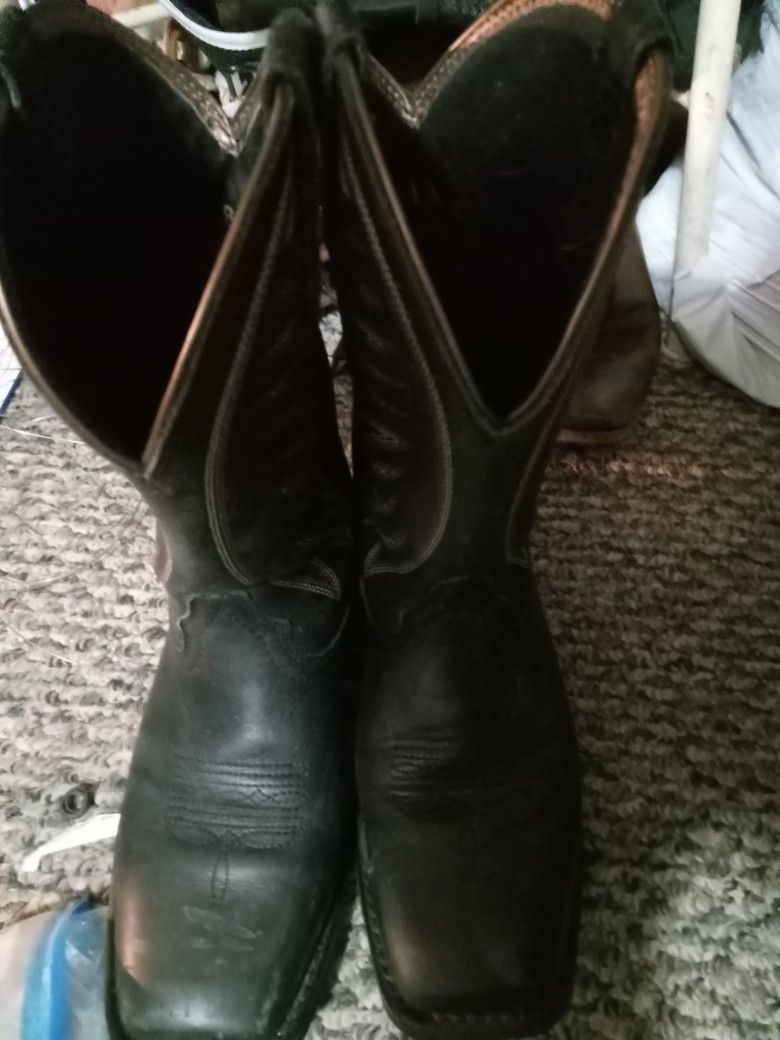 Black Leather Ariat Cowboy Boots 