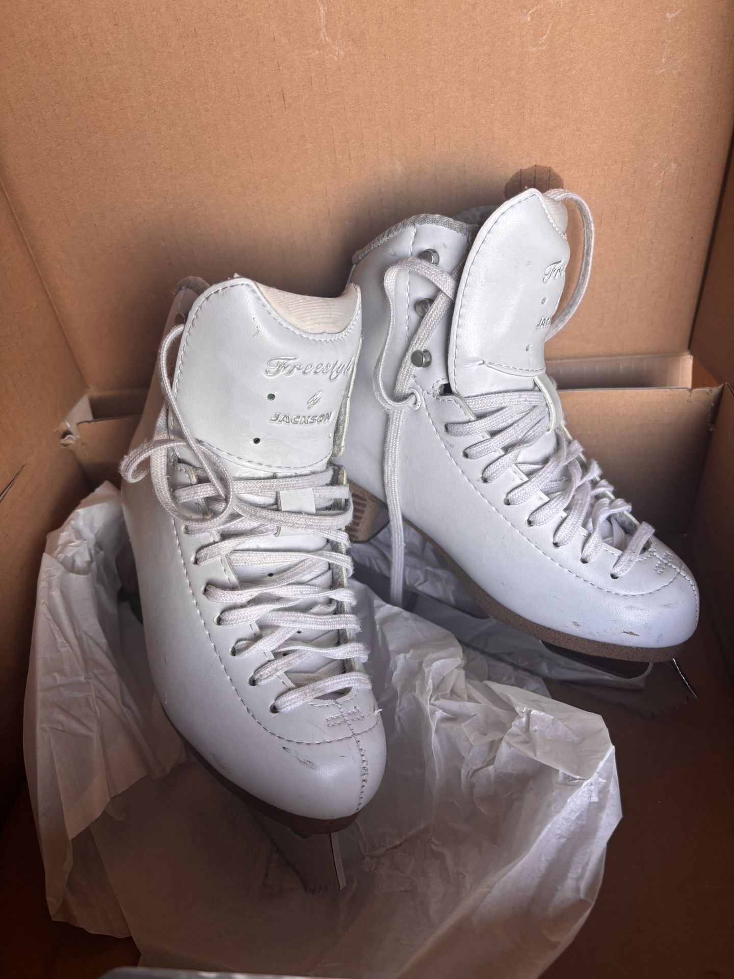 Jackson Freestyle Figure Skates Size 2.5 W