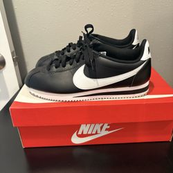 Women’s Nike Cortez Leather Tennis Shoes 9