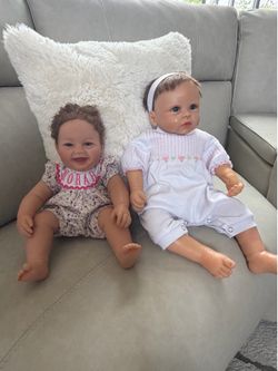 2-Ashton Drake Truly Real Dolls