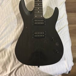 Dean Vendetta Guitar. Black And White 