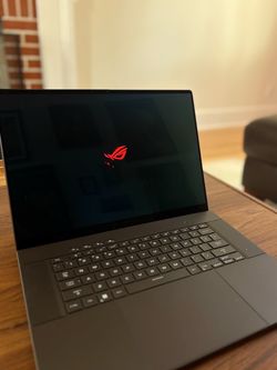 ASUS ROG Zephyrus G16 (2024) – RTX 4070 / Ultra 9 – Excellent Condition