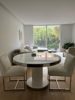 White 47” Round Contemporary Dining Table and Chairs