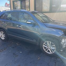 2014 KIA SORENTO PART OUT EVERYTHING IS AVAILBLE 