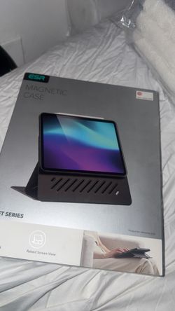 ESR Shift Magnetic Case iPad Pro 12.9