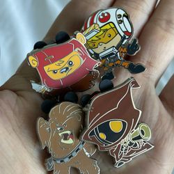 Disney Pin Set