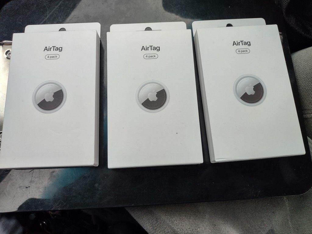 APPLE AIR TAGS 4 PACK BRAND NEW SEALED 