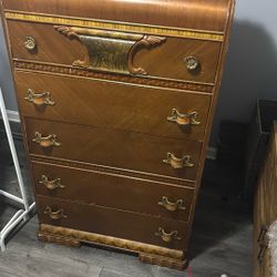 Heavy dresser 