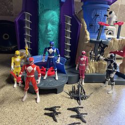 Power Ranger Figures And Command Center