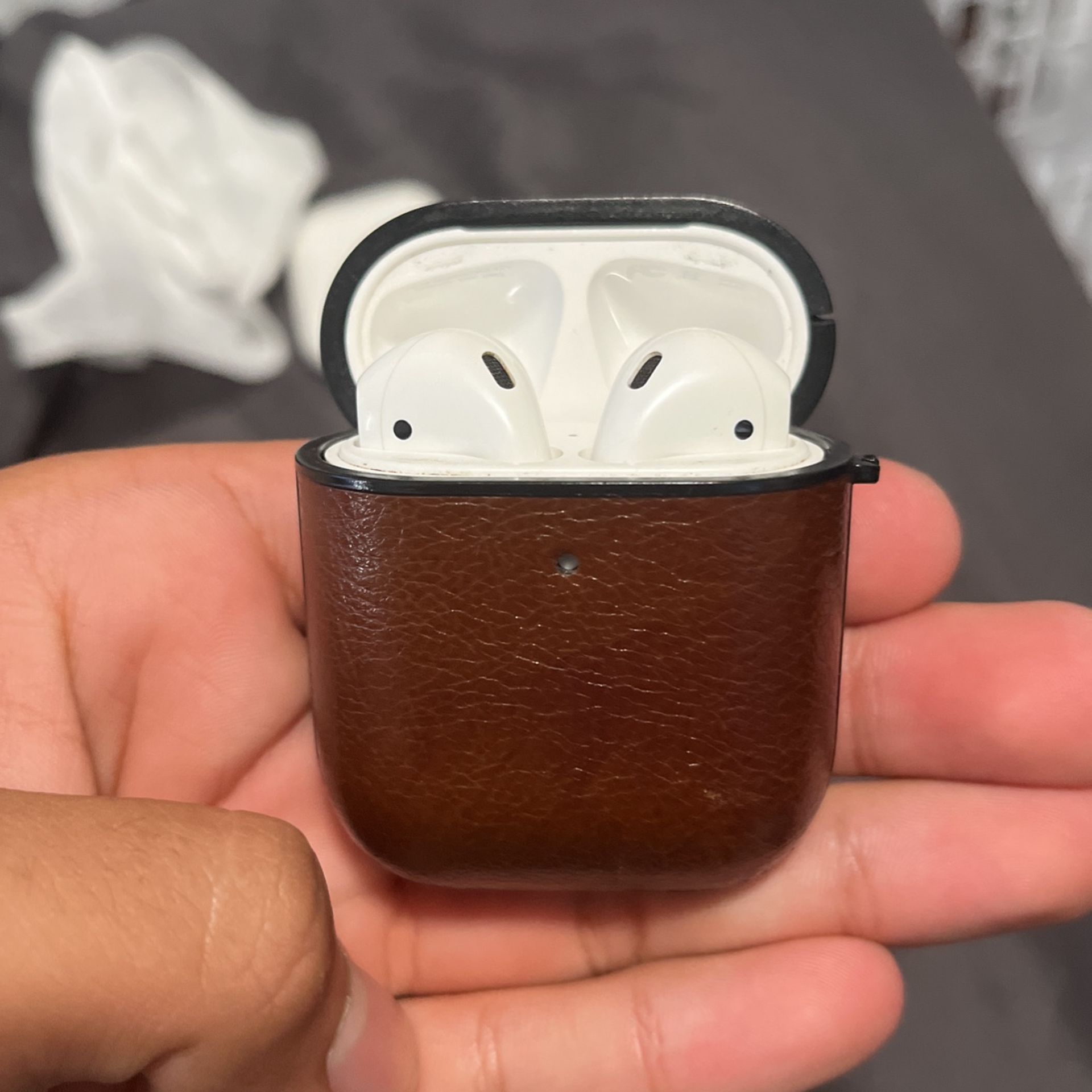 AIRPODS 2 GENERATION