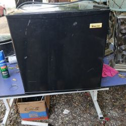 Mini Fridge 