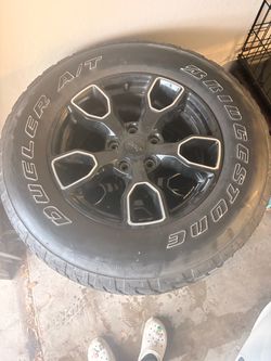 Jeep Wheel with Bridgestone Dueler A/T Tire