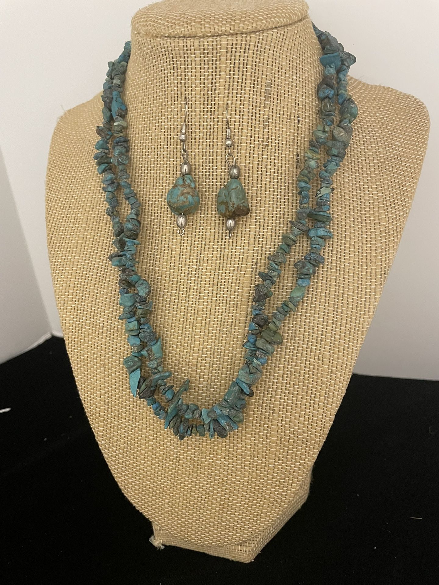 Turquoise Chip Beaded Necklace And Earrings