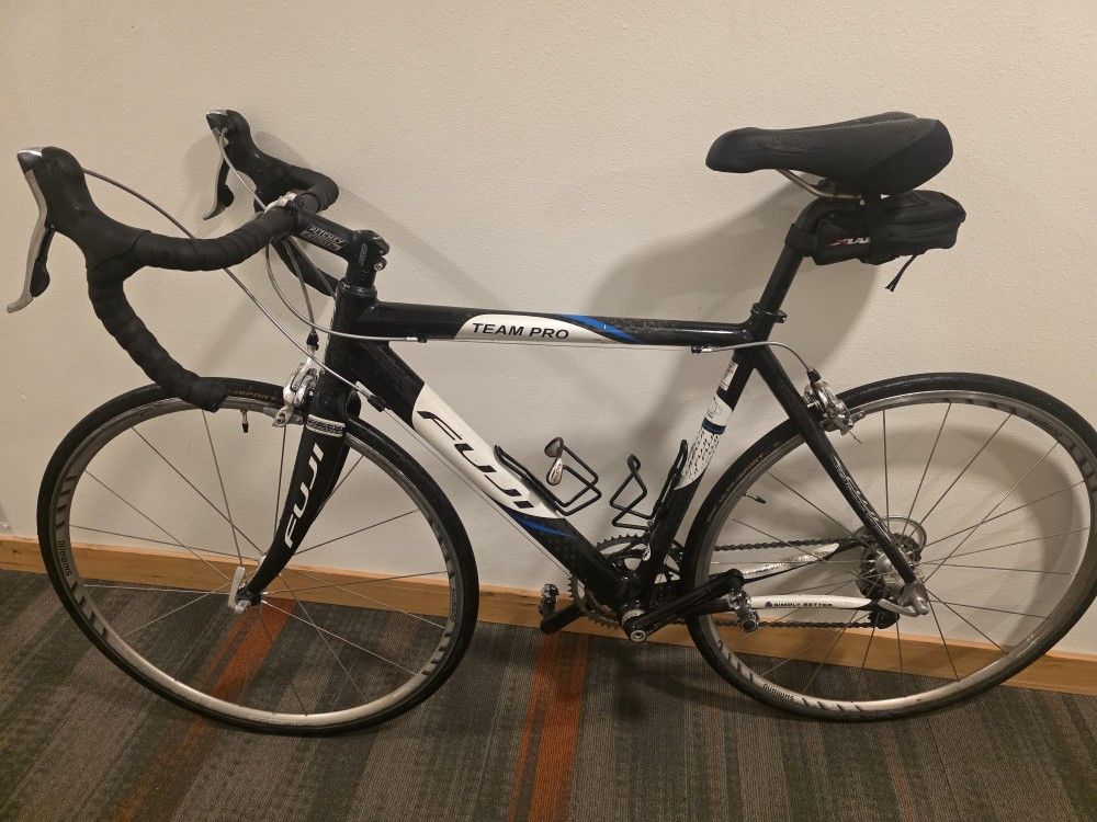 Fuji"  TEAM PRO , . FC440  Super Light Weight , Carbon Fiber  Road BIke
