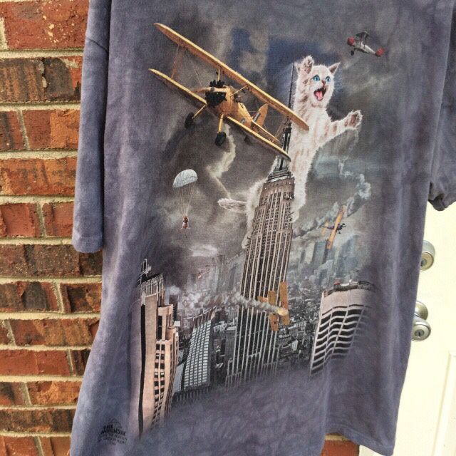 KITTY KONG CAT GRAPHIC TEE