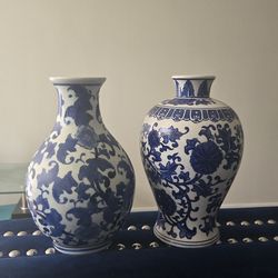 blue and white porcelain vases