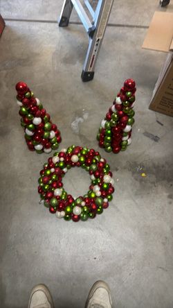 Christmas mini ornament trees and reef