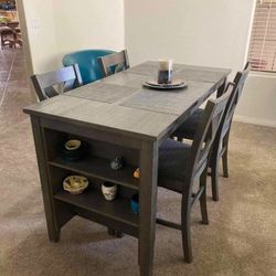 Kitchen Table With Four Matching Barstools 