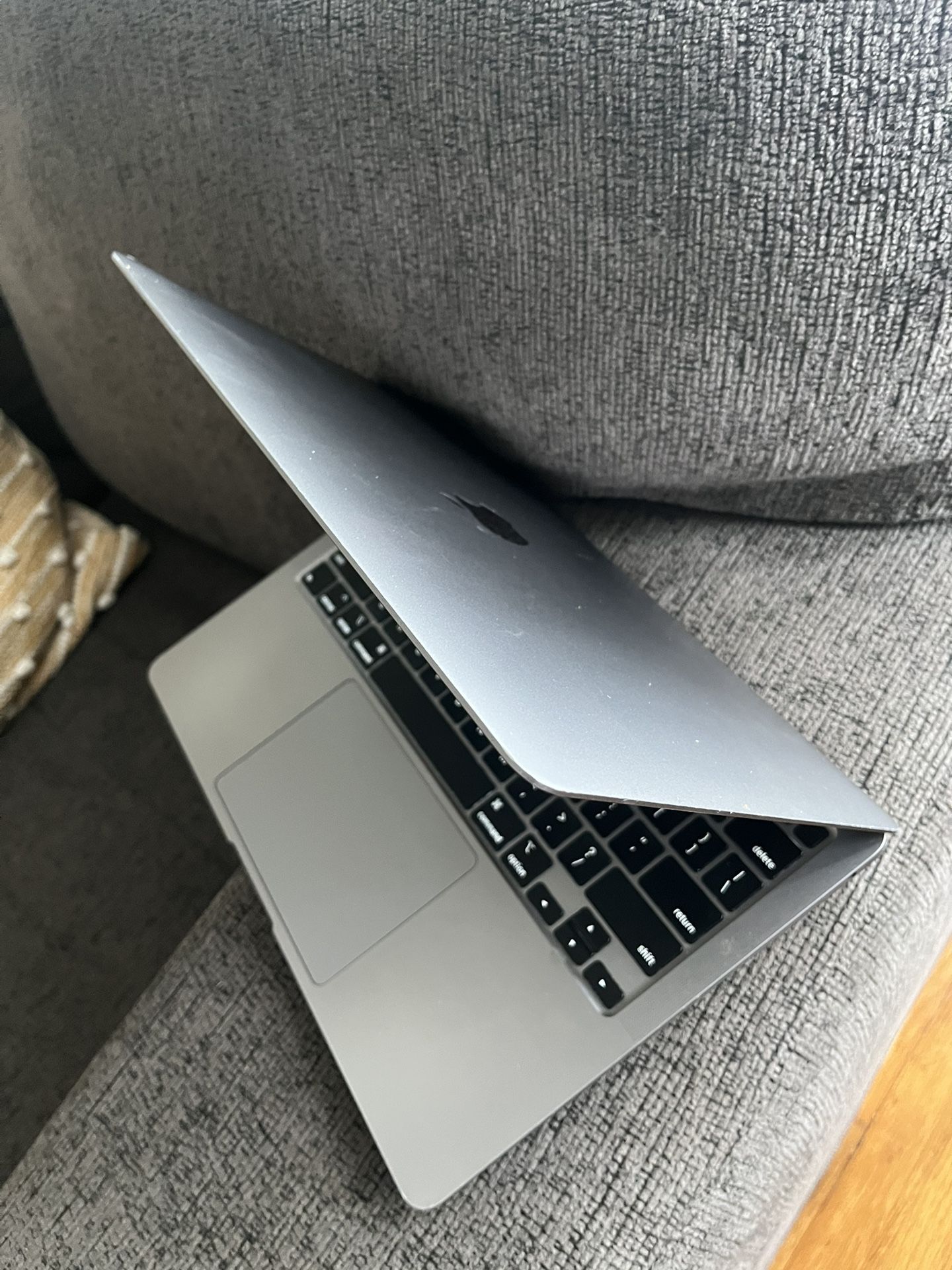 Clean 2020 13” MacBook Air 256gb