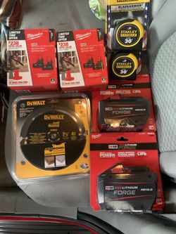 2 Milwaukee M18 HD 12.0 Batteries