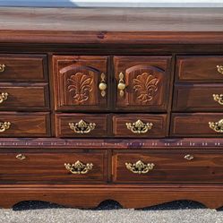 (FREE DELIVERY) Webb Furniture Solid Wood Dresser