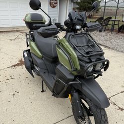 Vitacci 200 Tank EFI Scooter – Army Green – (Yamaha Zuma Style) (Brand New)