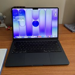 Macbook air m3 base model