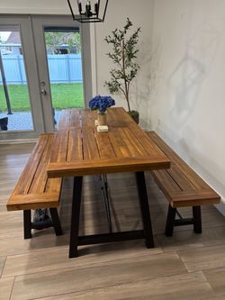Dinning table