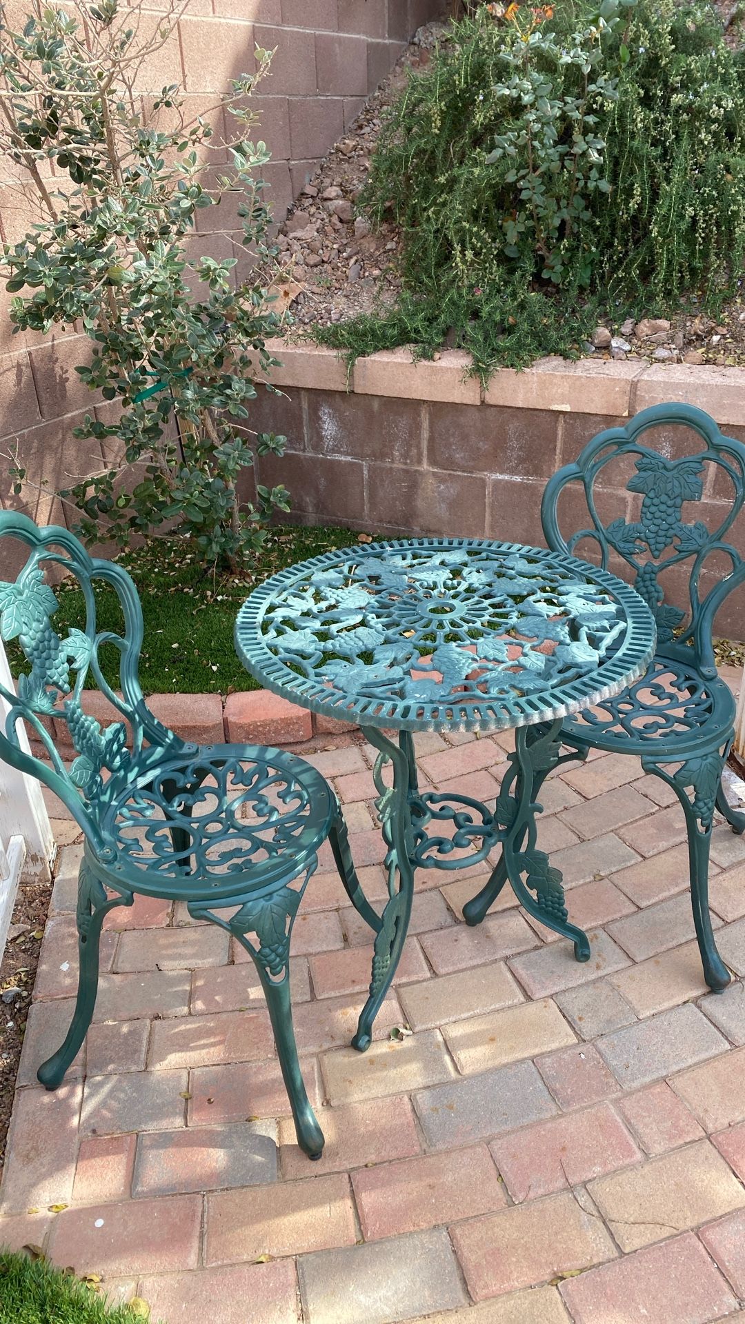 Bistro Iron Tabke Two Chairs.