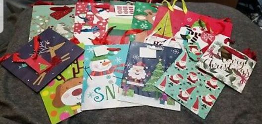 12 gift bag lot