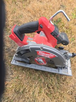 Milwaukee brushless circular saw model 2732-20