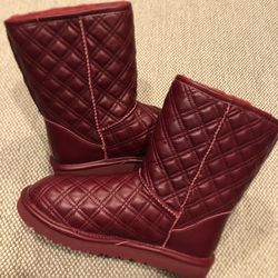 UGG  Quilted Genuine Shearling Lined Bootie NWOT