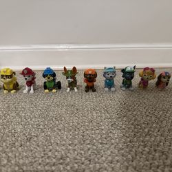 Paw patrol character figurines