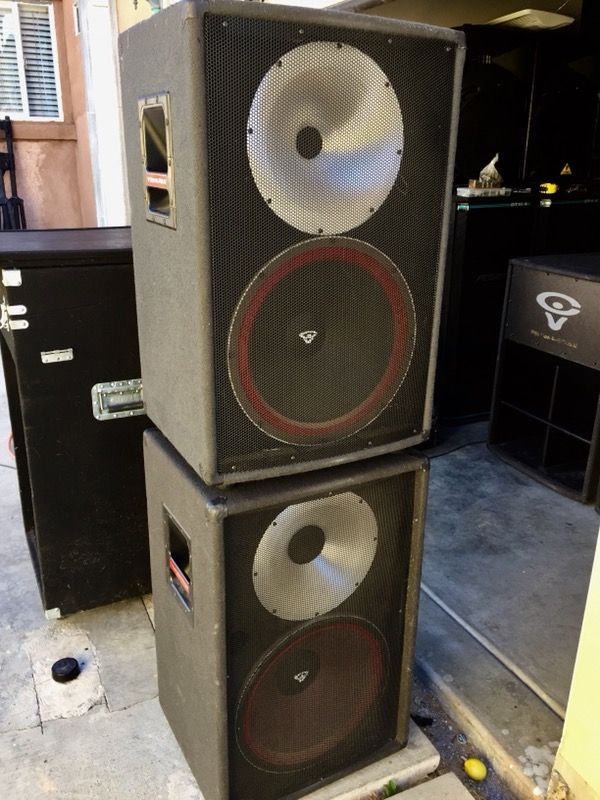 Cerwin vega V152 speakers