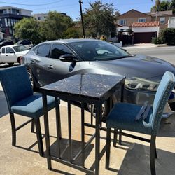 Dinning Table 