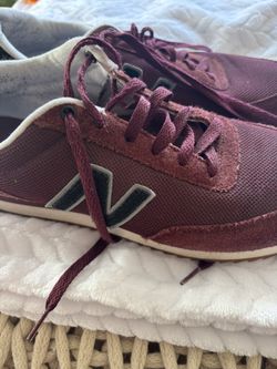 New Balance 574 Burgundy 9.5 Men 