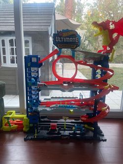 Hot Wheels Ultimate Garage Playset