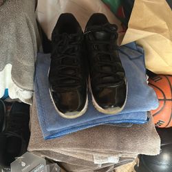 Jordan 11- Low ( 72-10) Worn- 