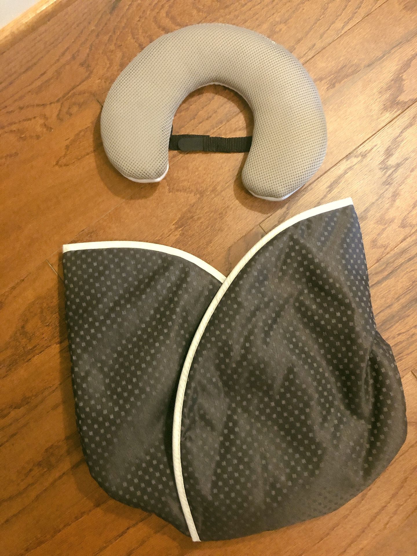 Baby car seat cover and head-shaped pillow