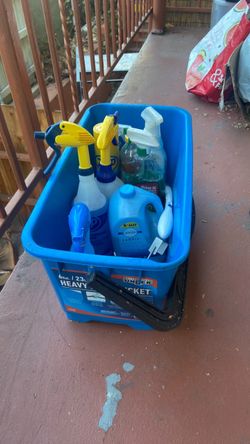 Cleaning bucket