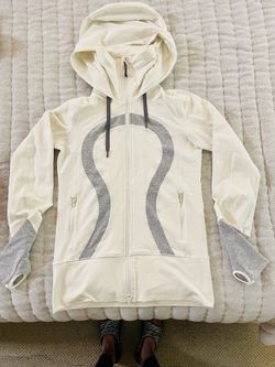 Lululemon Full zip Hooded Define Jacket - Size 4