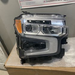 2022-2024 Chevy Silverado Right Headlight 