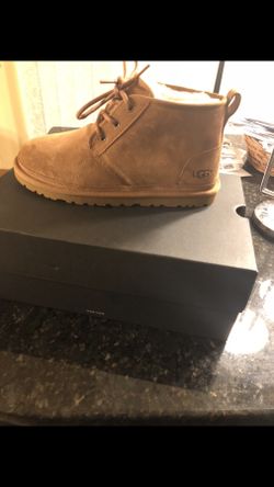 Men’s uggs size 8 75$ Never Worn