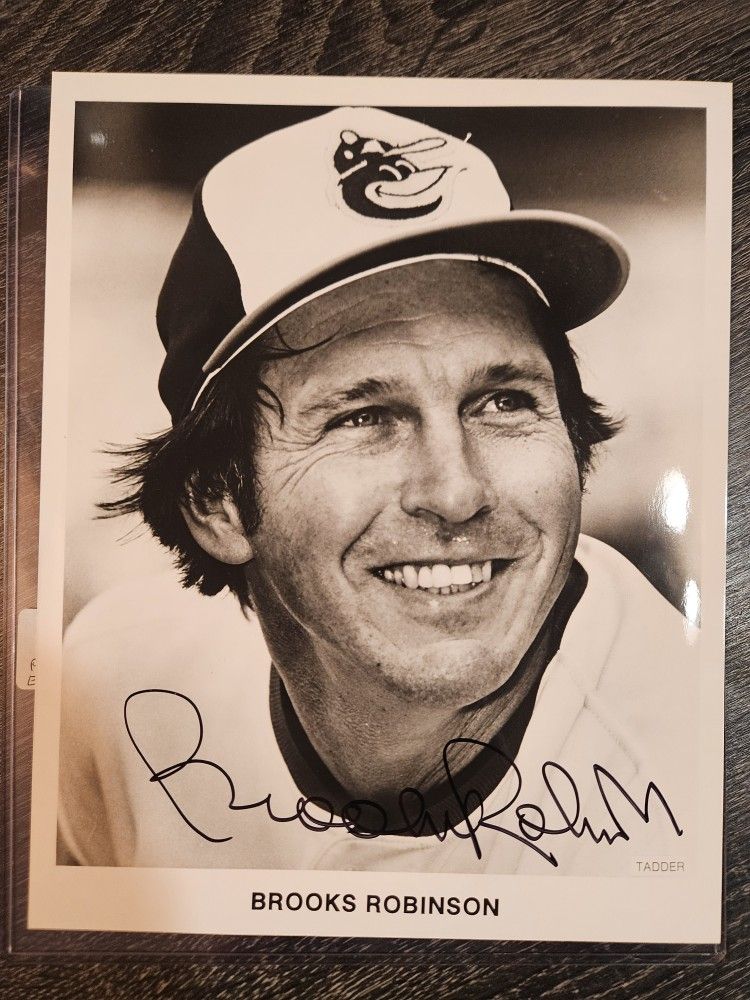 Signed Brooks Robinson Baltimore Orioles 8x10 Photo Autograph MLB Baseball Picture Auto