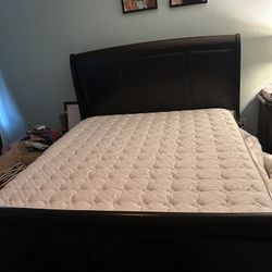 Cal. King Size Serta Mattress Set