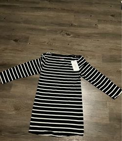1 New Ingrid & Isabel Black and White Stripe Boatneck Top (Size Small) – NWT